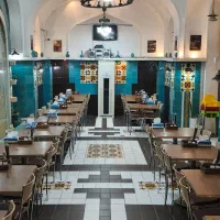 استخدام در کافه عدسی پناهنده