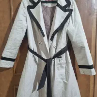 تعدادی لباس و شال و کیف درحدنو