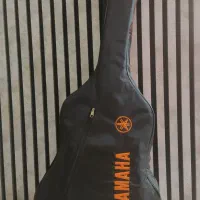 گیتار یاماها C40