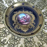 میوه خوری برنز کنار سالنی