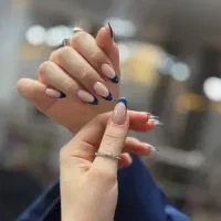 کاشت ناخن،با تخفیف به مدت محدود