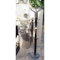چوب لباسی ایستاده پایه سنگی