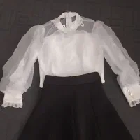 لباس  دخترونه و یک عدد زنانه