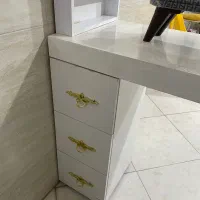 میز ناخن به همراه استند و صندلی|آرایشگاه و سالنهای زیبایی|محمدشهر, ولدآباد|دیوار