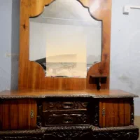 کمد و میز آرایش چوبی قدیمی