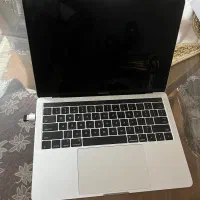 Mac book pro 13 inch 2016 256 GB Retina