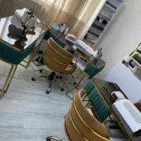 تجهیزات آرایشگاهی میز ناخن صندلی ناخنکار