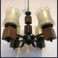 یک جفت لوستر چوبی