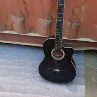 گیتار کاملا سالم