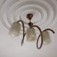 دو عدد لوستر سه شاخه و یک عدد تک شاخه