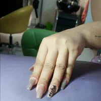 مدل کاشت ناخن ۲۰۰تومن ژلیش ۱۰۰تومن هزینه مواد|خدمات آرایشگری و زیبایی|یزد, |دیوار