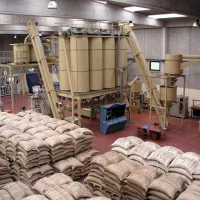 نیروی کار آقا ،تولیدی قهوه با خوابگاه ،غذا،بیمه