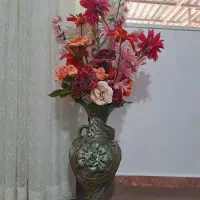 گل وگلدان