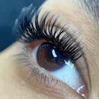 نیازمند مدل اکستنشن مژه فقط با هزینه مواد