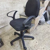 صندلی گردون با چرخ و جک سالم