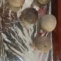 سنگ اسیاب اصلی وسنگ فیروزه با رگهای طلای زیاد