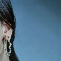 گوشواره نگینی|بدلیجات|رشت, دروازه لاکان|دیوار