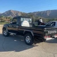 تویوتا وانت لندکروز