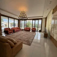 اپارتمان-همکف-با-حیاط-اختصاصی-دارای-دو-پارکینگ
