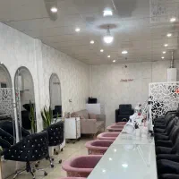 استخدام ناخنکار ماهر و باسابقه در مهدیه