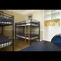 خوابگاه دخترانه