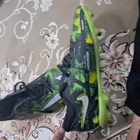 یه جفت کفش فوتبال سایز ۴۴ تمیز