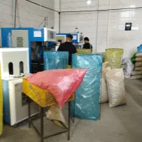 کارگر جهت تولید بطری پت یکبار مصرف