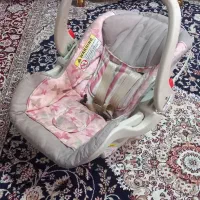 صندلی کودک و کریر خارجی و سالم|تخت و صندلی بچه|همدان, |دیوار