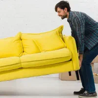 استخدام آقا برای نظافت