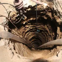 حفاری چاه و بازسازی قنات