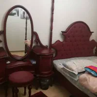 تخت خواب به همراه میز آرایش چوب راش