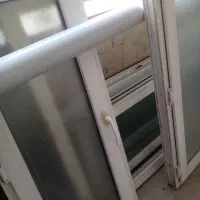 درب دو جداره پی وی سی تمیز سالم و یک عدد دوچرخه 20|مصالح و تجهیزات ساختمان|چمران, |دیوار