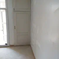 در کمد دیواری