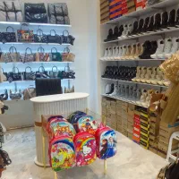 بعلت جابجایی کلیه اجناس بفروش میرسد|کیف، کفش، کمربند|تهران, حسین‌آباد|دیوار