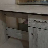 میز مطالعه|میز تحریر و کامپیوتر|قم, قلعه کامکار|دیوار