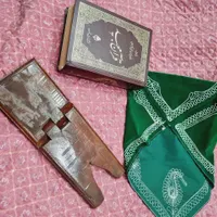 قرآن مجید و رحل و جلد مخملی