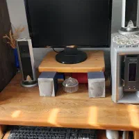 کامپیوتر خانگی با میز و صندلی کاملا در حد نو