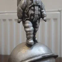 مجسمه فضانورد دکوری