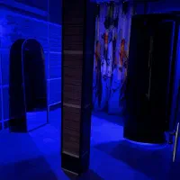 اجاره میز ب تمامی لاین ها آرایشی