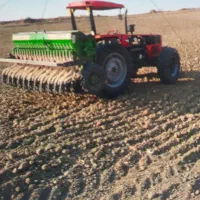 کار کشاورزی باتراکتورشیش