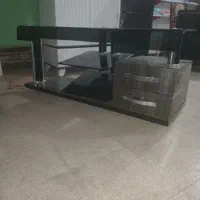 میزتلوزیوون شیشه ای