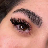 نیازمنده ۳مدل برای اکستنشن مژه