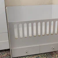 فروش تخت و کمد و ویترین و دشک کودک