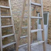 نردبان چوبی