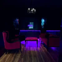 استخدام فروشنده مجموعه لباس بانوان