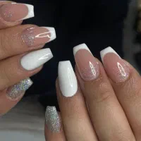 زیبایی و ناخن کاری