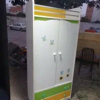 تخت و کمد کودک در حد نو