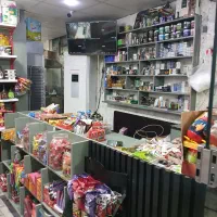 فروشنده خانم و کارگر آقا