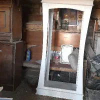 ویترین چوبی سفید