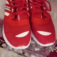 یک جفت کتونی خارجی سایز ۴۰